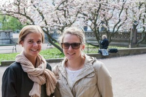 Students Matilda Andersson and Hanna Christensen (right) do not use Jodel. Photo: Casper Danielsson.