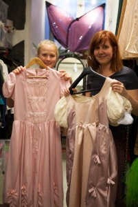 There are a lot of princess dresses. Photo: Tindra Englund
